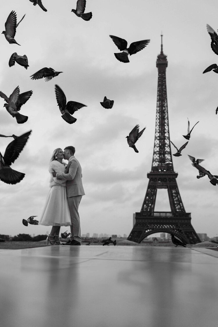 Paris couples photo I Eiffel Tower couples photo I destination wedding photographer